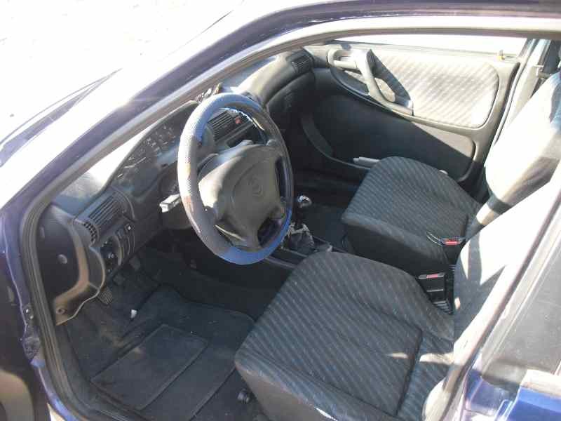 opel astra f berlina del año 1995