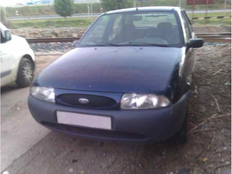 ford fiesta berlina (dx) del año 1999