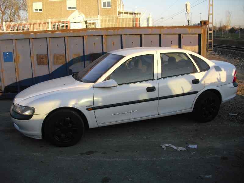 opel vectra b berlina del año 1995
