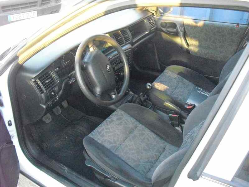 opel vectra b berlina del año 1995