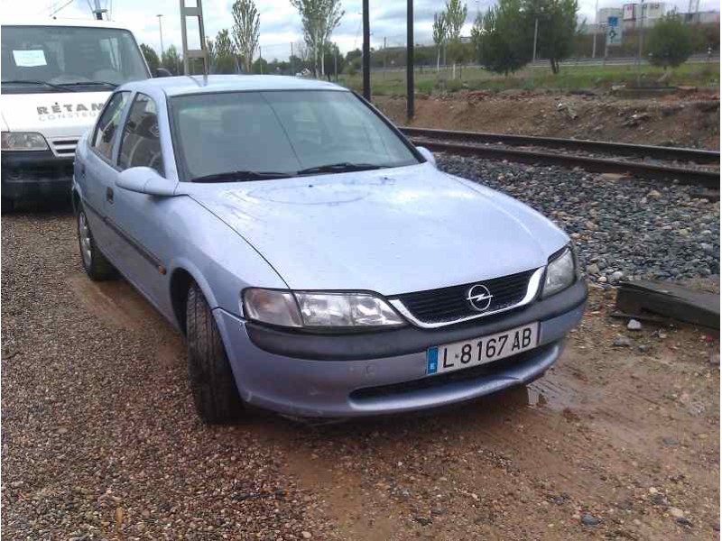 opel vectra b berlina del año 1995