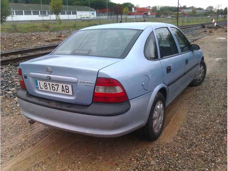 opel vectra b berlina del año 1995