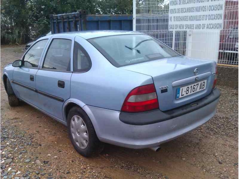opel vectra b berlina del año 1995