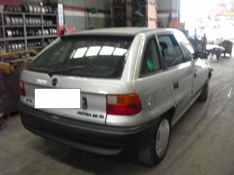opel astra f berlina del año 1991