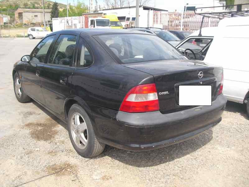 opel vectra b berlina del año 1995