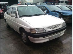 ford escort berlina/turnier del año 1990