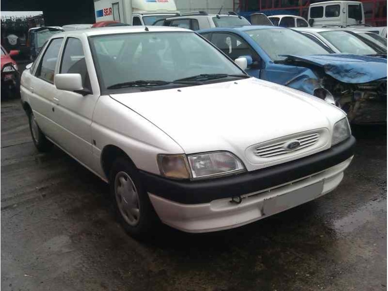 ford escort berlina/turnier del año 1990