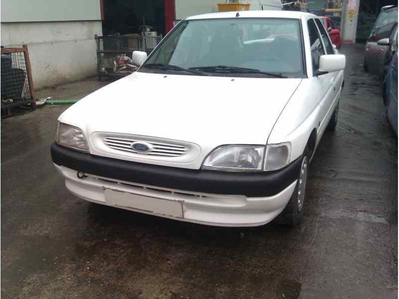 ford escort berlina/turnier del año 1990