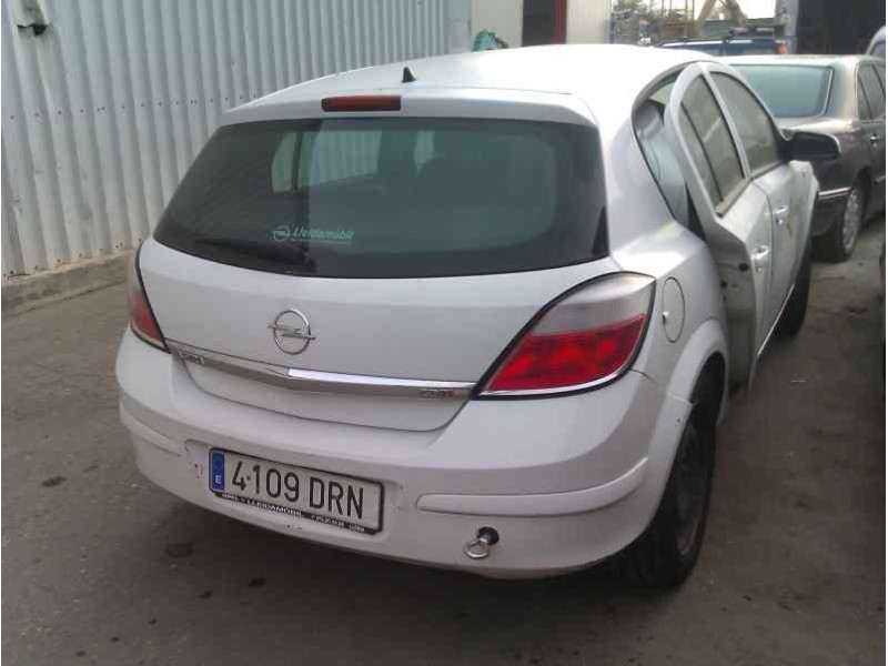 opel astra h berlina del año 2004