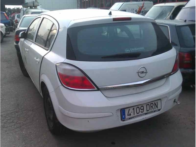opel astra h berlina del año 2004