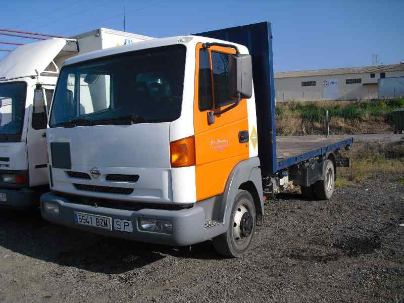 nissan atleon del año 2002