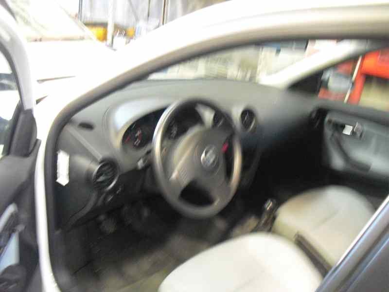 seat ibiza (6l1) del año 2002