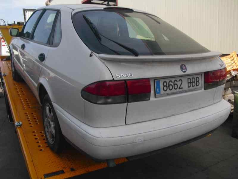 saab 9-3 berlina del año 1999