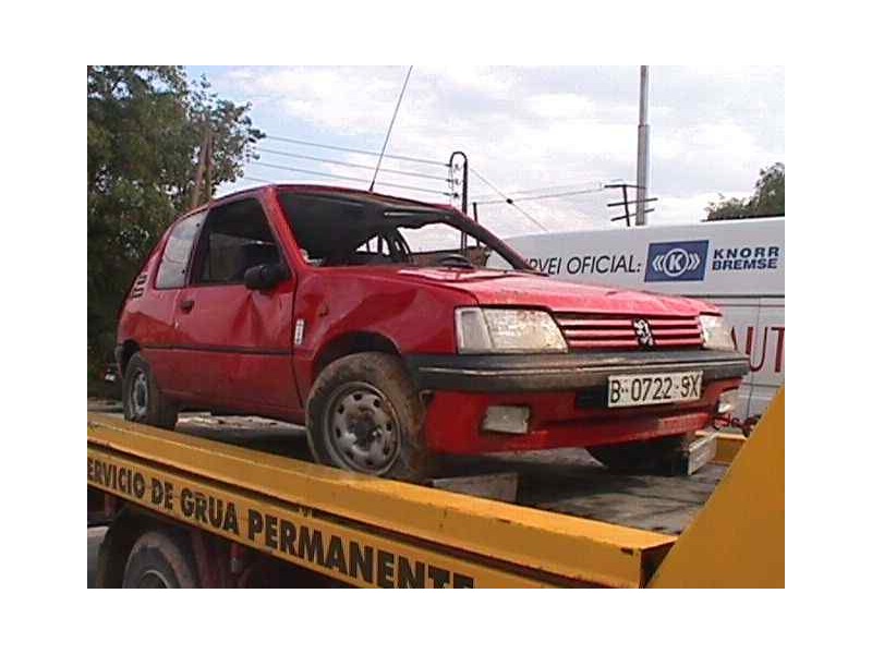 peugeot 205 berlina del año 1983