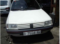 peugeot 205 berlina del año 1983