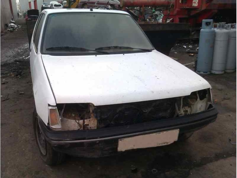 peugeot 205 berlina del año 1995
