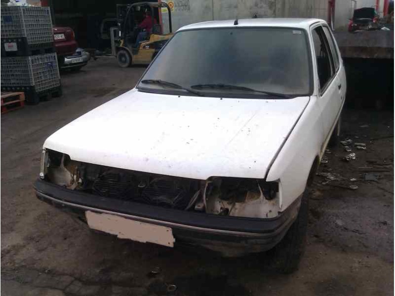 peugeot 205 berlina del año 1995