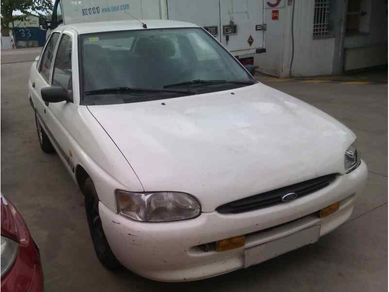 ford escort berlina/turnier del año 1990