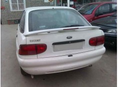 ford escort berlina/turnier del año 1990 2