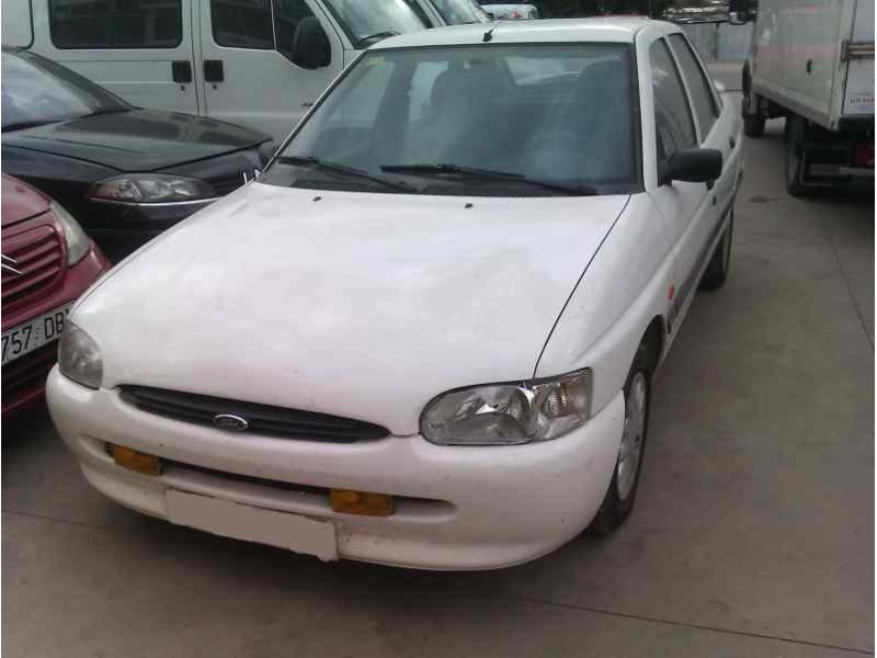 ford escort berlina/turnier del año 1990