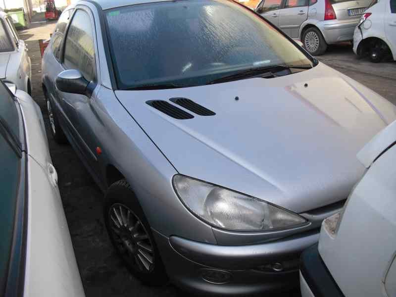 peugeot 206 berlina del año 1998