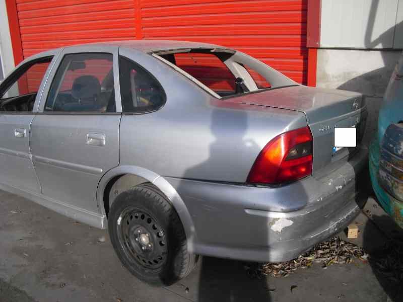 opel vectra b berlina del año 1995