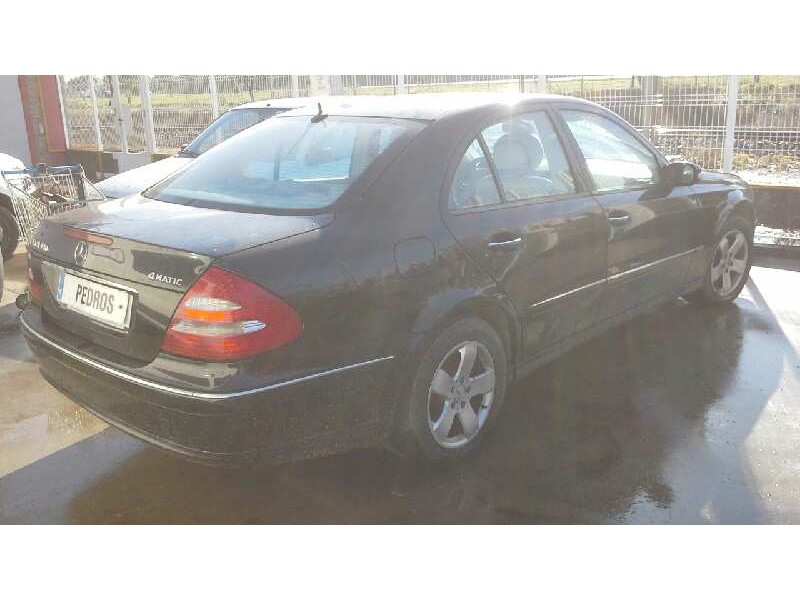 mercedes-benz clase e (w211) berlina del año 2006
