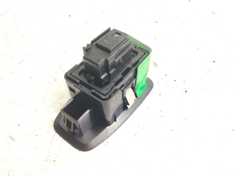 Recambio de mando elevalunas delantero derecho para renault arkana e-tech 1.6 hybrid referencia OEM IAM   