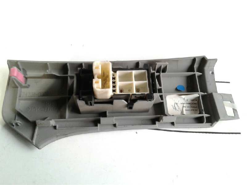 Recambio de mando elevalunas delantero derecho para toyota yaris (ksp9/scp9/nlp9) básico referencia OEM IAM 742310D090  