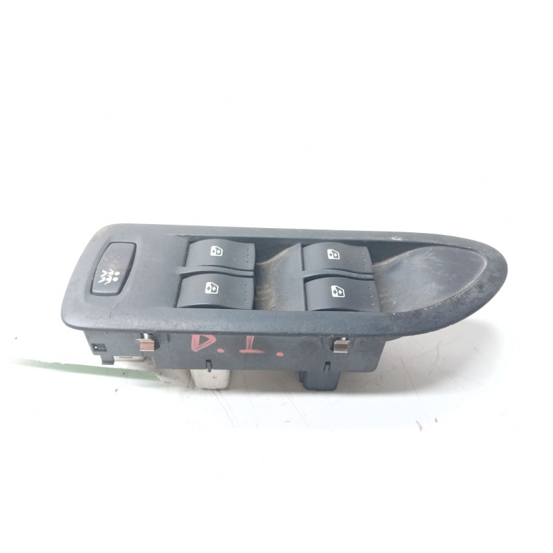 Recambio de mando elevalunas delantero izquierdo para renault laguna ii grandtour (kg0) dynamique referencia OEM IAM   