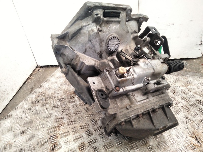 Recambio de caja cambios para chrysler le baron sedán 2.5 i turbo referencia OEM IAM A568  