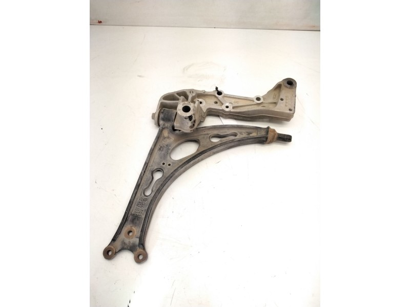 Recambio de brazo suspension inferior delantero izquierdo para volkswagen scirocco iii (137, 138) 1.4 tsi referencia OEM IAM 1K0