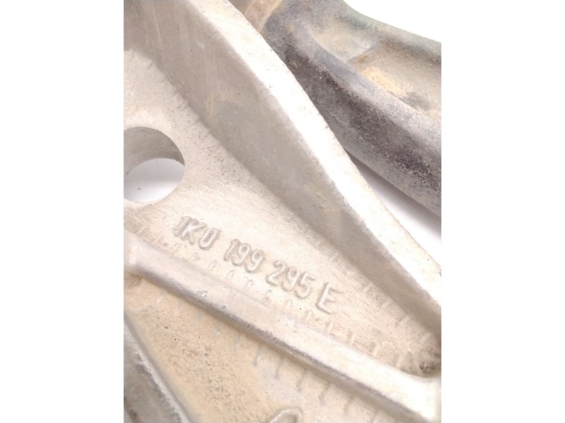 Recambio de brazo suspension inferior delantero izquierdo para volkswagen scirocco iii (137, 138) 1.4 tsi referencia OEM IAM 1K0