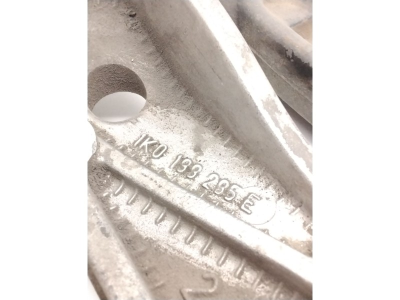 Recambio de brazo suspension inferior delantero derecho para volkswagen scirocco iii (137, 138) 1.4 tsi referencia OEM IAM 1K040