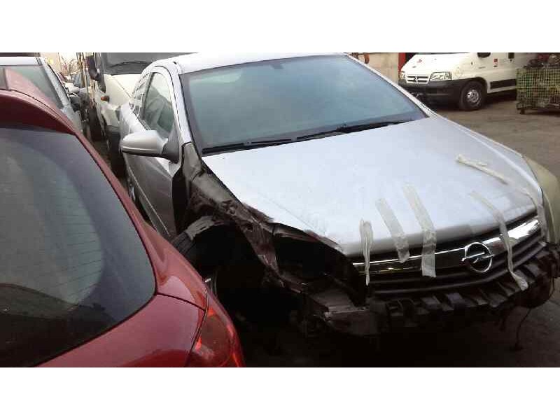 opel astra gtc del año 2005