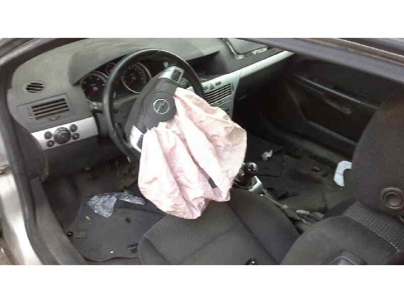opel astra gtc del año 2005