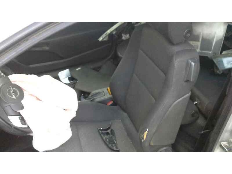 opel astra gtc del año 2005