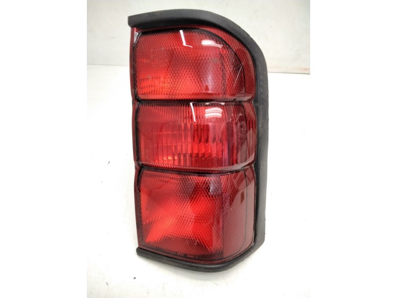 Recambio de piloto trasero derecho para nissan patrol gr iv (y60, gr) 3.0 4wd referencia OEM IAM 105288  