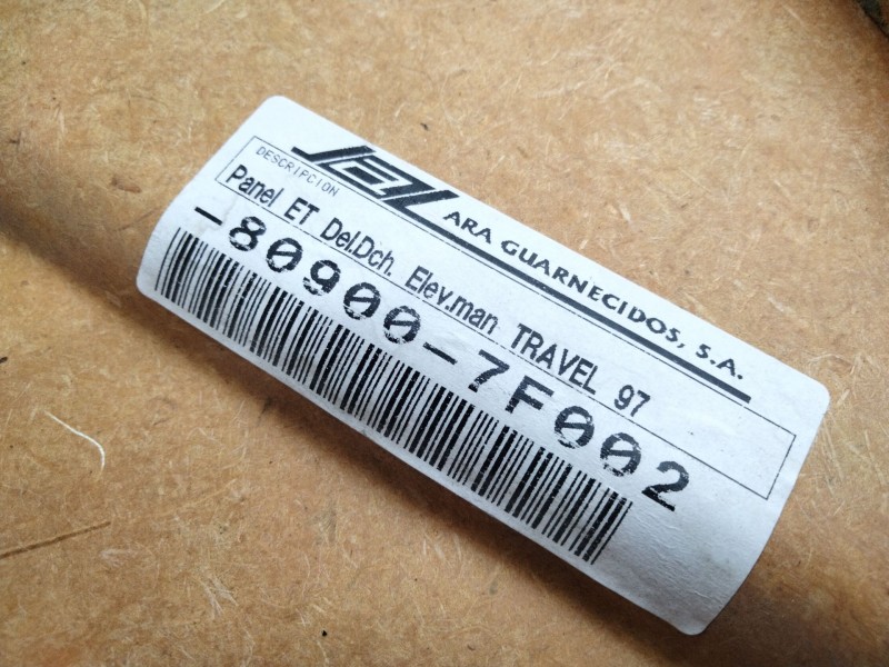 Recambio de guarnecido puerta delantera derecha para nissan terrano ii (r20) 2.7 tdi 4wd referencia OEM IAM 809007F002  