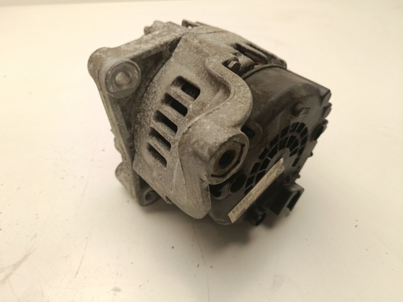 Recambio de alternador para bmw serie 1 berlina (e81/e87) referencia OEM IAM 7802261AI05  