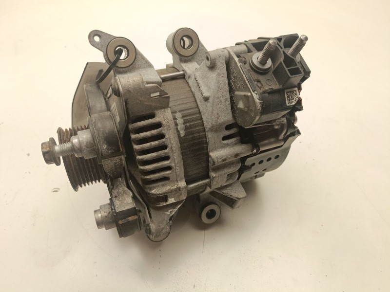 Recambio de alternador para volvo v90 cross country referencia OEM IAM 32300720  