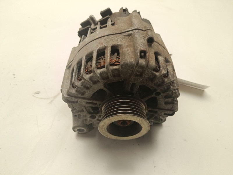 Recambio de alternador para bmw serie 3 berlina (e90) 2.0 16v diesel referencia OEM IAM 7802261  