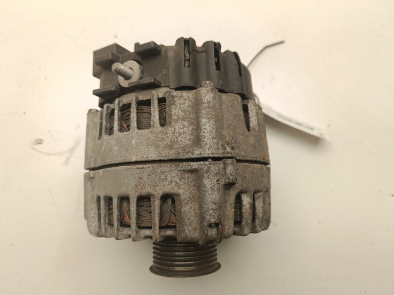 Recambio de alternador para bmw serie 3 berlina (e90) 2.0 16v diesel referencia OEM IAM 7802261  