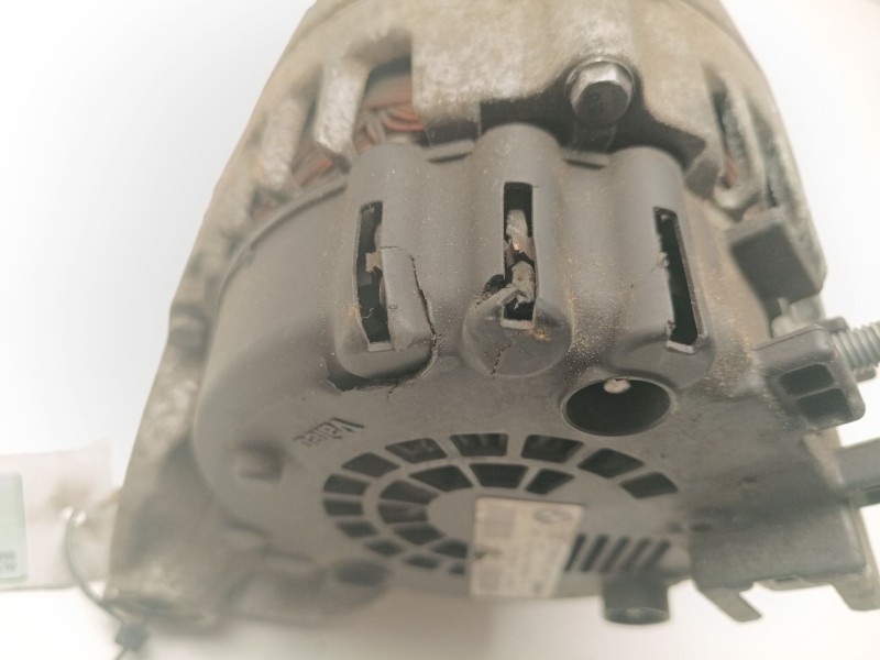 Recambio de alternador para bmw serie 3 berlina (e90) 2.0 16v diesel referencia OEM IAM 7802261  