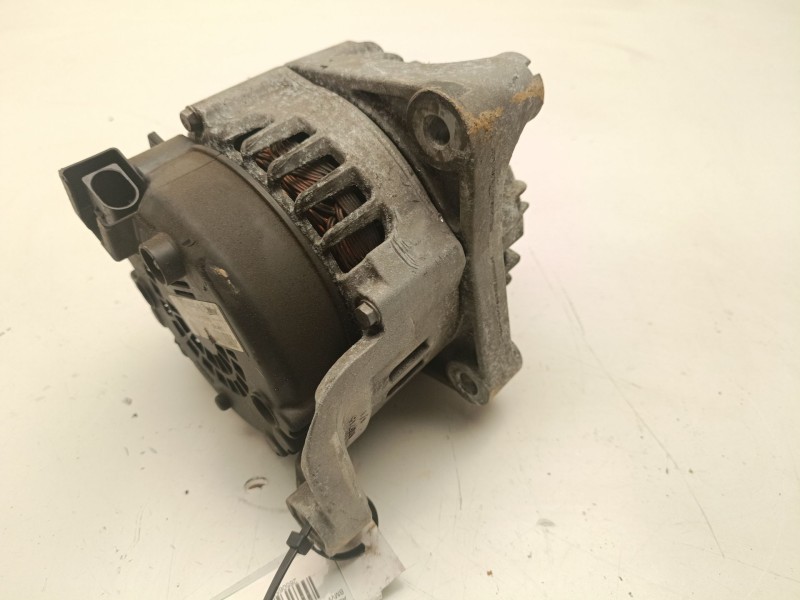 Recambio de alternador para bmw serie 3 berlina (e90) 2.0 16v diesel referencia OEM IAM 7802261  