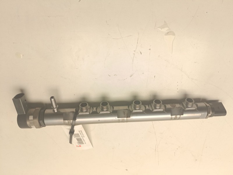 Recambio de rampa inyectora para bmw serie 1 berlina (e81/e87) referencia OEM IAM 961093121230  