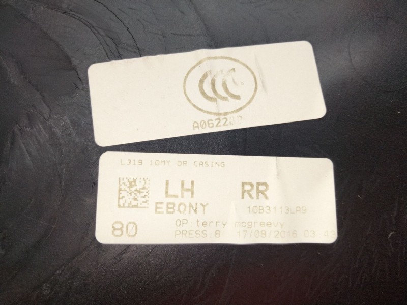 Recambio de guarnecido puerta trasera izquierda para land rover discovery 5 referencia OEM IAM AH2225569ABW  