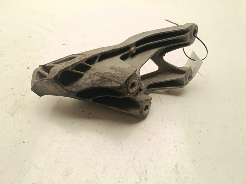 Recambio de soporte motor izquierdo superior para audi a6 c7 (4g2, 4gc) 2.0 tdi referencia OEM IAM 8K0199307BE  