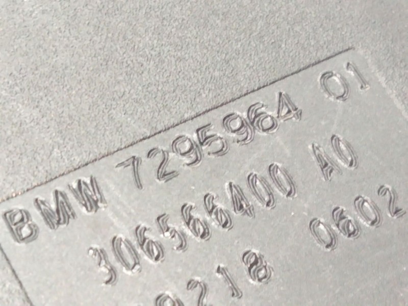 Recambio de enganche delantero derecho para bmw x5 (e70) xdrive 30 d referencia OEM IAM 729596401  