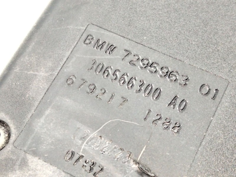 Recambio de enganche delantero izquierdo para bmw x5 (e70) xdrive 30 d referencia OEM IAM 729596301  